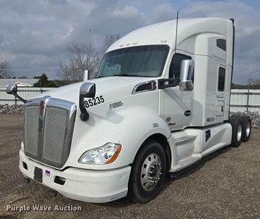 2018 Kenworth T680 Semi Truck