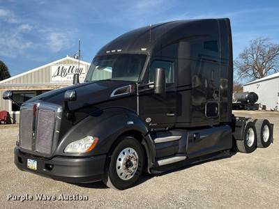 2019 Kenworth T680 Semi Truck