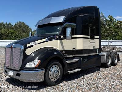 2019 Kenworth T680 Semi Truck