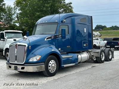 2019 Kenworth T680 Semi Truck
