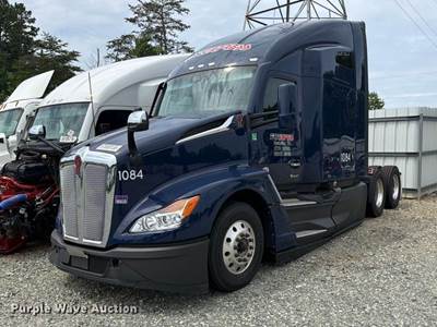 2027 Kenworth T680 Semi Truck