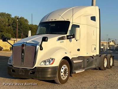 2019 Kenworth T680 Semi Truck