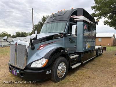 2017 Kenworth T680 Semi Truck