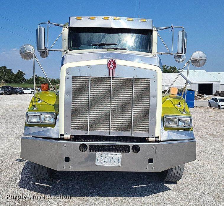1999 Kenworth T800 Semi Truck For Sale Perryville, MO DO4692