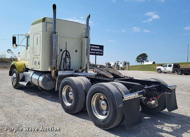 1999 Kenworth T800 Semi Truck For Sale Perryville, MO DO4692