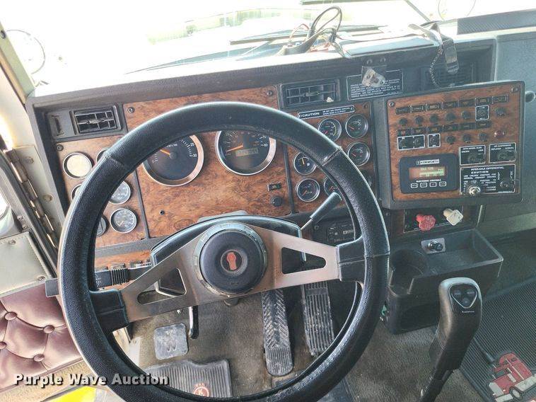 1999 Kenworth T800 Semi Truck For Sale Perryville, MO DO4692