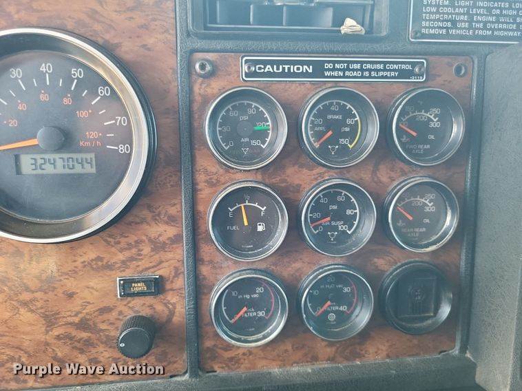 1999 Kenworth T800 Semi Truck For Sale Perryville, MO DO4692