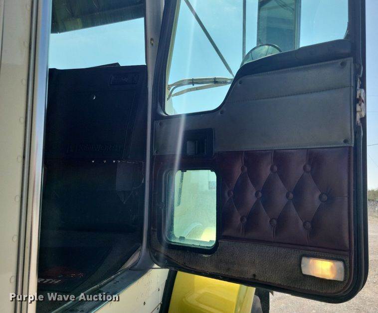 1999 Kenworth T800 Semi Truck For Sale Perryville, MO DO4692