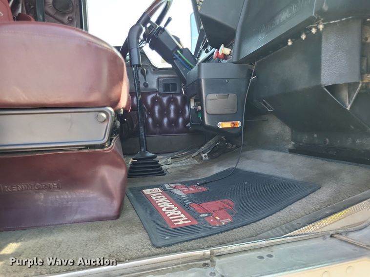1999 Kenworth T800 Semi Truck For Sale Perryville, MO DO4692