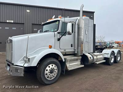 2017 Kenworth T800 Semi Truck