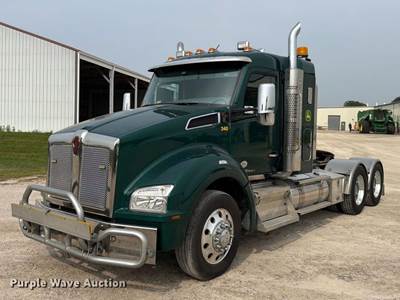 2019 Kenworth T880 Semi Truck