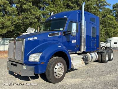 2019 Kenworth T880 Semi Truck