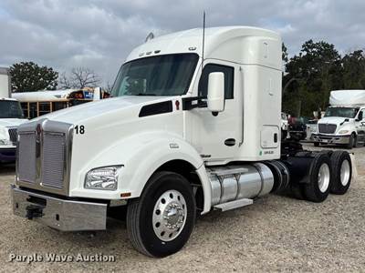 2018 Kenworth T880 Semi Truck
