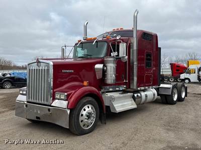 2019 Kenworth W900 Semi Truck