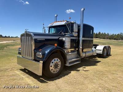 1981 Kenworth W900 Semi Truck