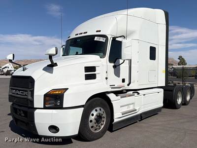 2023 Mack Anthem Semi Truck