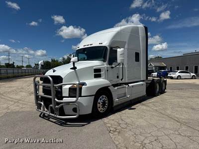 2023 Mack Anthem Semi Truck