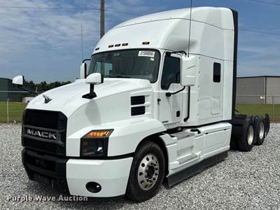 2023 Mack Anthem Semi Truck