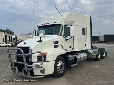 2024 Mack Anthem Semi Truck