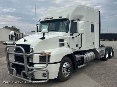 2024 Mack Anthem Semi Truck