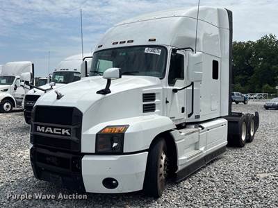 2023 Mack Anthem Semi Truck