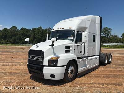 2023 Mack Anthem Semi Truck
