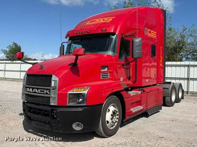 2020 Mack Anthem Semi Truck