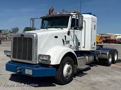 2013 Peterbilt 365 Semi Truck