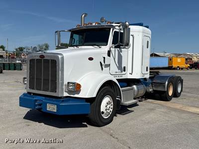 2013 Peterbilt 365 Semi Truck