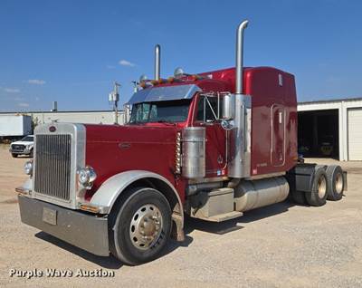 2004 Peterbilt 379 Semi Truck