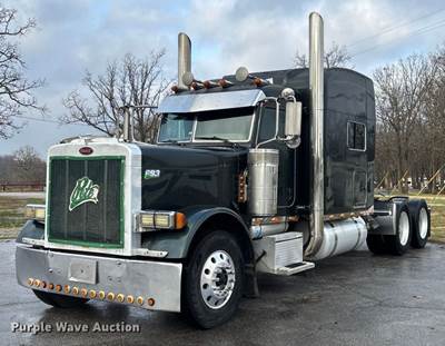 2005 Peterbilt 379 Semi Truck