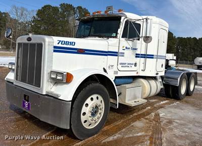 2001 Peterbilt 379 Semi Truck
