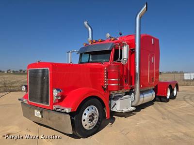 2005 Peterbilt 379 Semi Truck