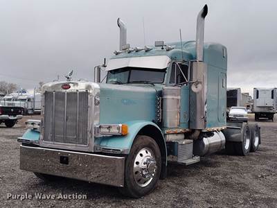 2000 Peterbilt 379 Semi Truck