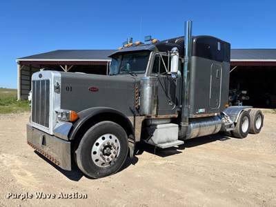 2000 Peterbilt 379 Semi Truck