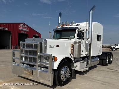 2003 Peterbilt 379 Semi Truck