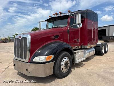 2008 Peterbilt 386 Semi Truck