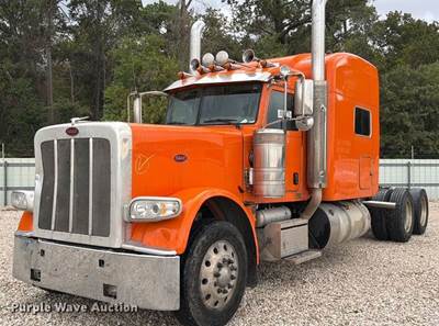 2023 Peterbilt 389 Semi Truck