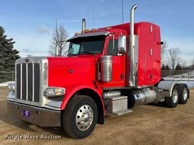 2022 Peterbilt 389 Semi Truck