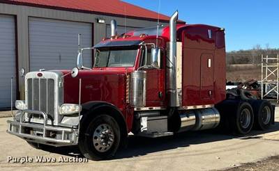 2014 Peterbilt 389 Semi Truck
