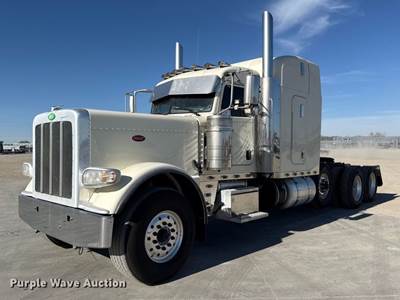 2019 Peterbilt 389 Semi Truck