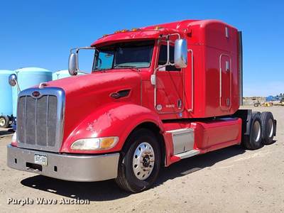2010 Peterbilt 389 Semi Truck