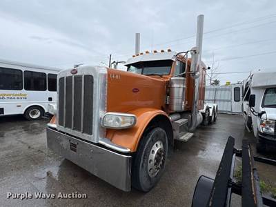 2014 Peterbilt 389 Semi Truck
