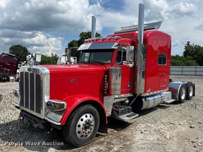 2020 Peterbilt 389 Semi Truck