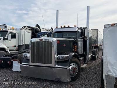 2023 Peterbilt 389 Semi Truck