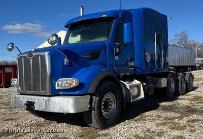 2015 Peterbilt 567 Semi Truck