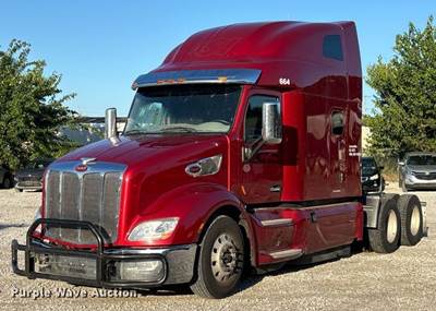 2021 Peterbilt 579 Semi Truck