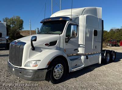 2019 Peterbilt 579 Semi Truck