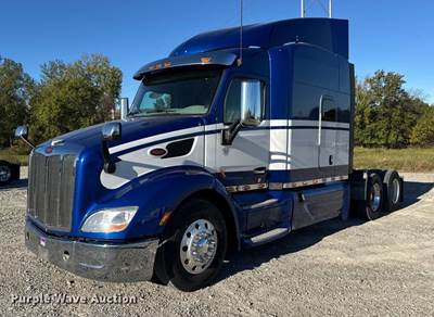 2020 Peterbilt 579 Semi Truck