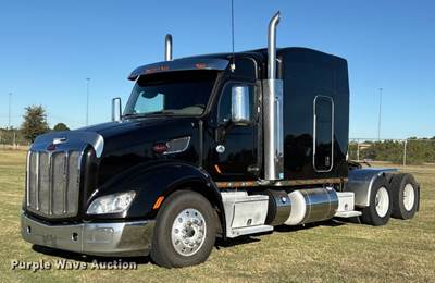 2014 Peterbilt 579 Semi Truck